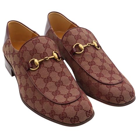 gucci burgundy loafers horsebit on jeans